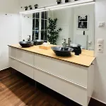 Apartment Leo6 Privatzimmervermietung *