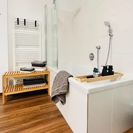 Daire Leo6 Privatzimmervermietung *